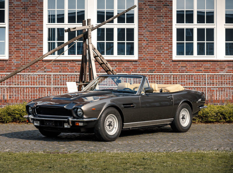 BVAuctions Aston Martin V8 Volante