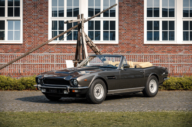 BVAuctions Aston Martin V8 Volante