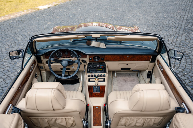 BVAuctions Aston Martin V8 Volante