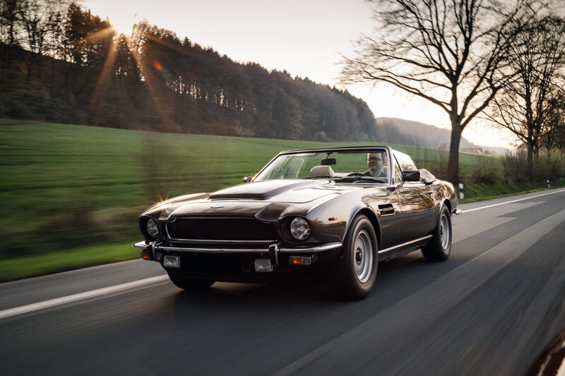 BVAuctions Aston Martin V8 Volante