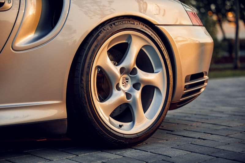 BVAuctions Porsche 911 GT2 (996)