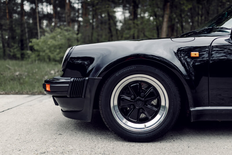 BVAuctions Porsche 911 Turbo 3.3 (930)