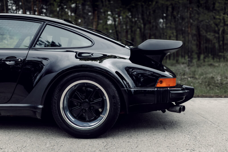 BVAuctions Porsche 911 Turbo 3.3 (930)