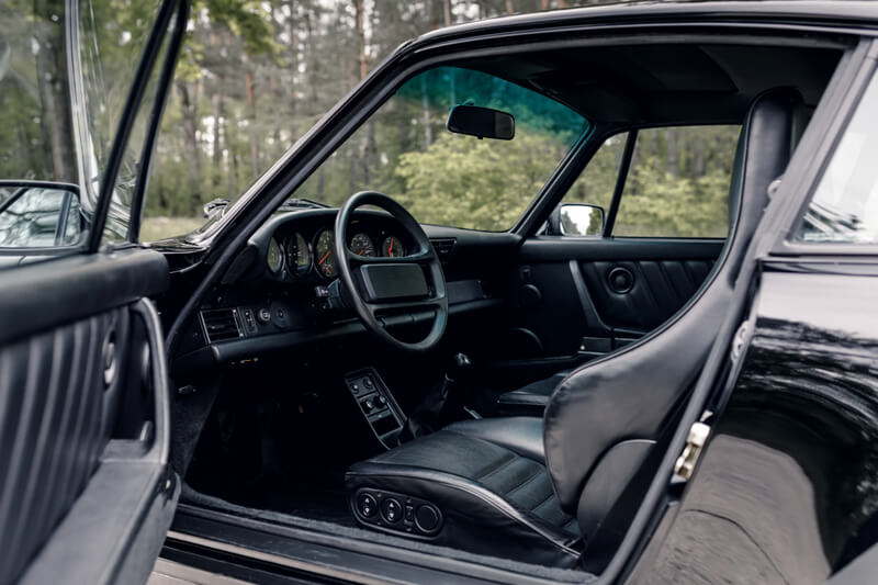 BVAuctions Porsche 911 Turbo 3.3 (930)