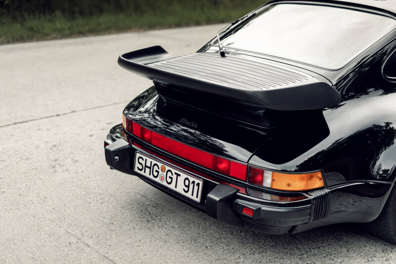 BVAuctions Porsche 911 Turbo 3.3 (930)
