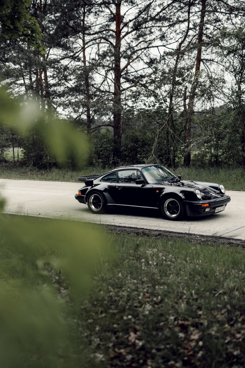 BVAuctions Porsche 911 Turbo 3.3 (930)